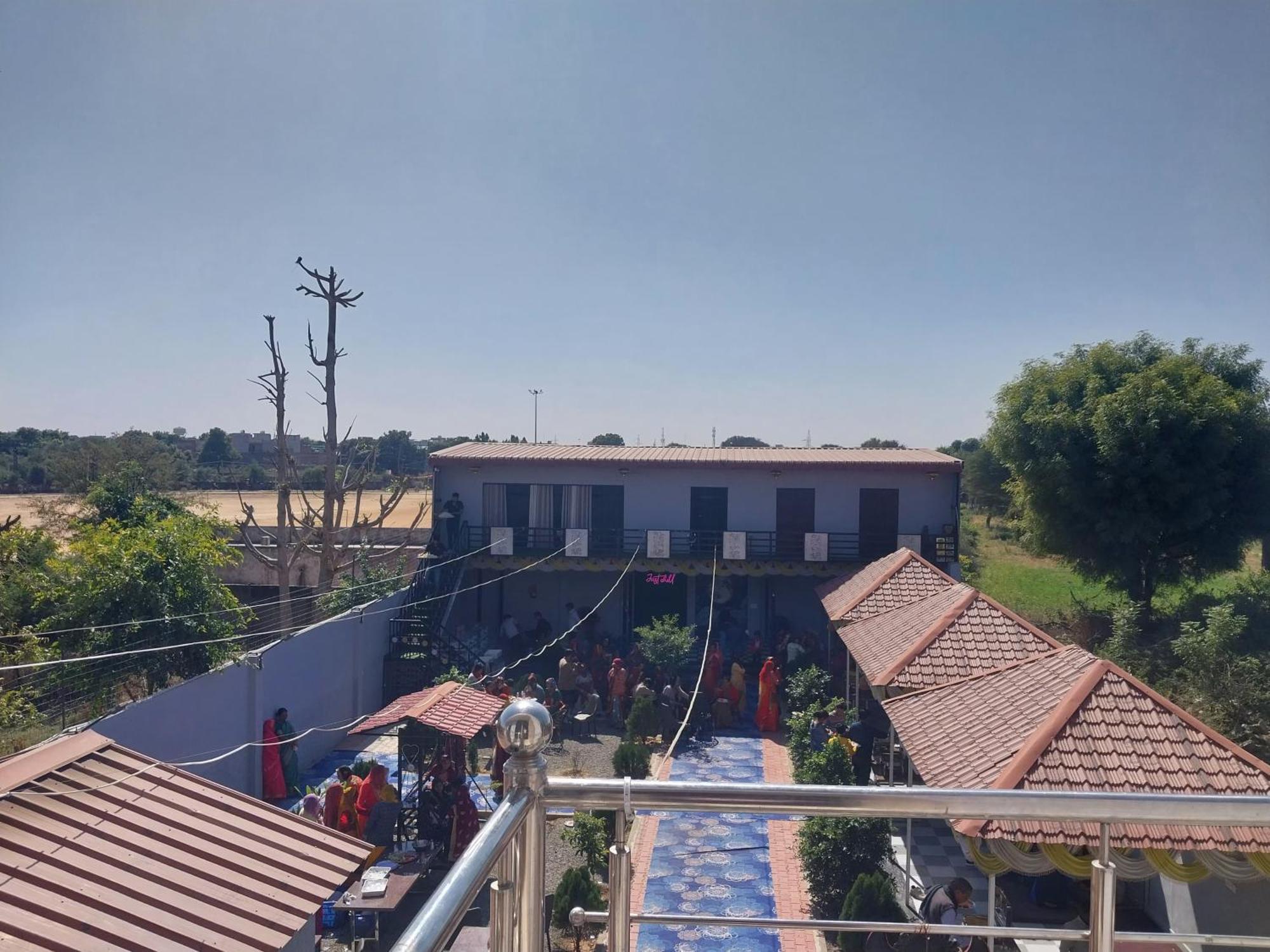 Agm Hotel And Restaurant Chaumu Zewnętrze zdjęcie